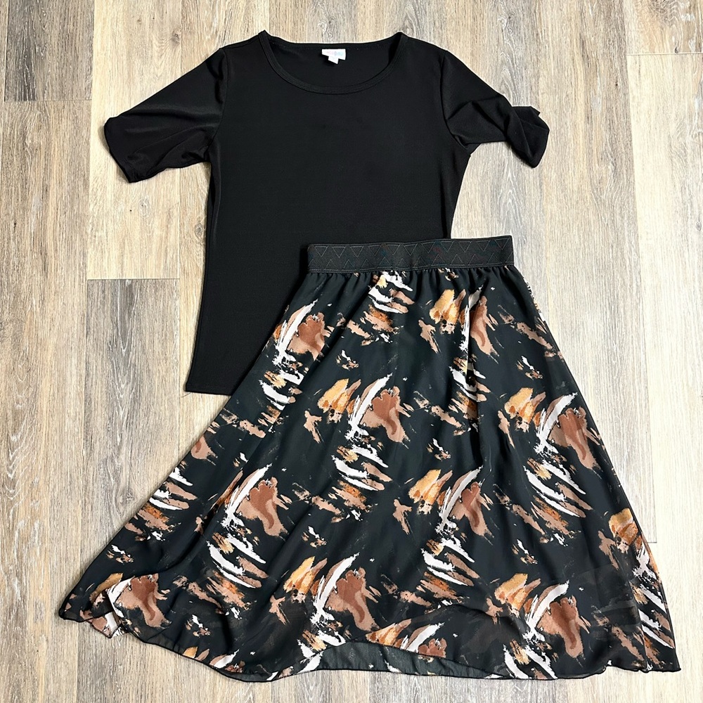 S LuLaRoe Lola Skirt and XS Gigi.
